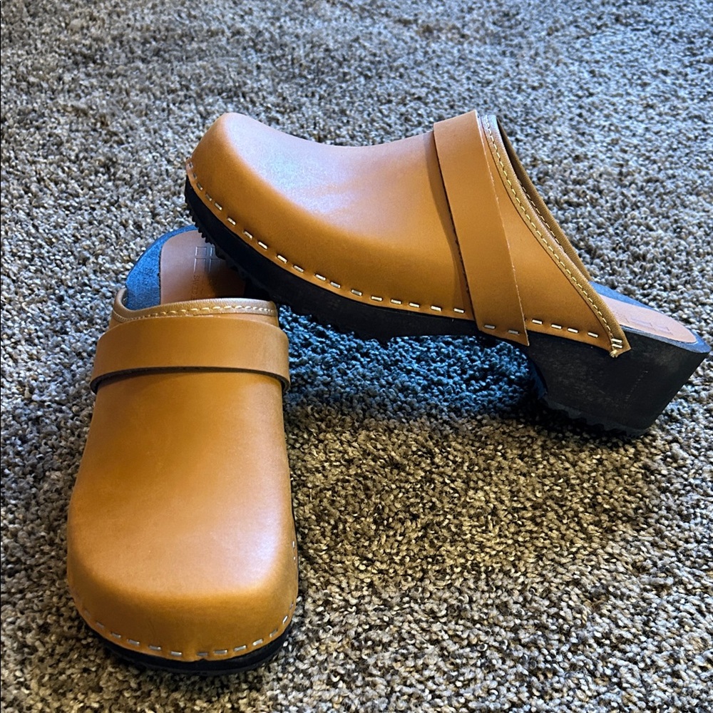 Cognac Leather Clogs - Picture 6 of 6